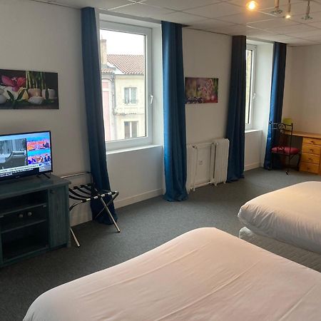 Aigle D'Or Hotel ทิแยร์ ภายนอก รูปภาพ